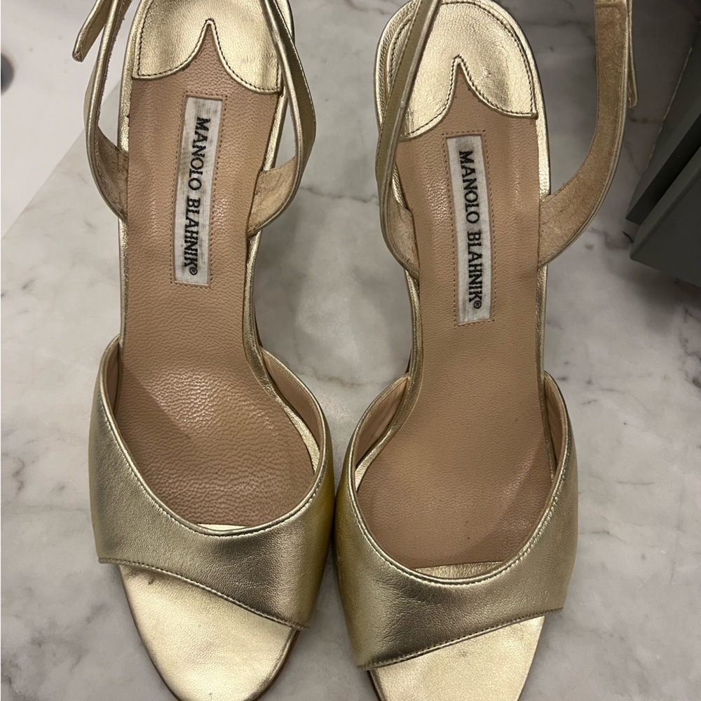 Manolo Blahnik gold metallic heels